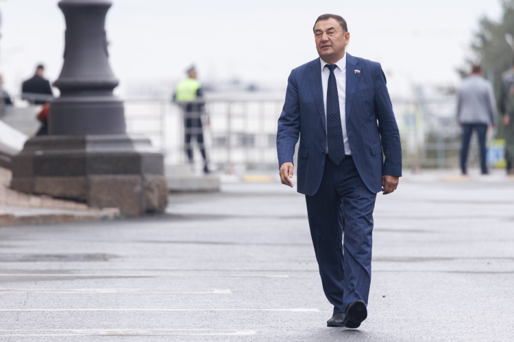 По нашему прогнозу, победителем предварительного голосования может стать Айдар Метшин