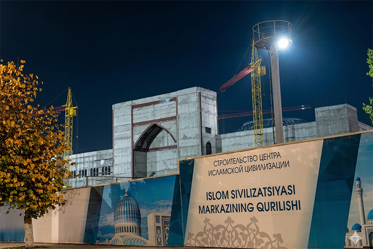 Оценивать сооружения такого масштаба дистанционно &mdash; дело неблагодарное. Подобные проекты нужно видеть вживую, чтобы в полной мере прочувствовать их монументальность