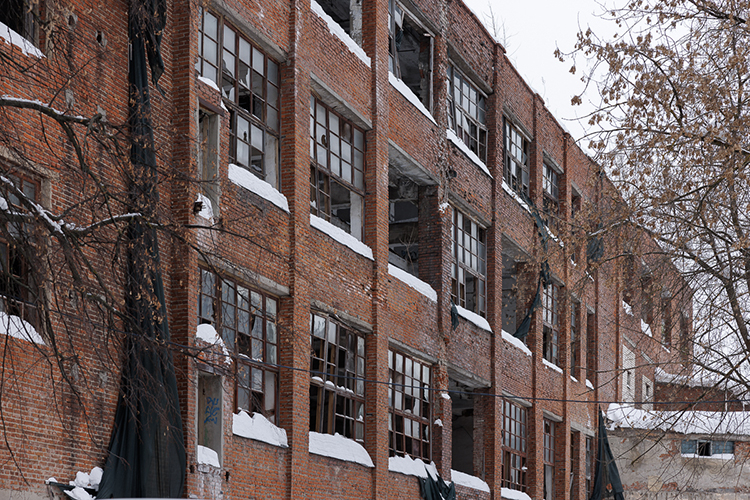 «Снесены объекты, которые не представляли исторической ценности, на их месте появится жилье. Теперь работы крутятся вокруг построек уже царских времен»