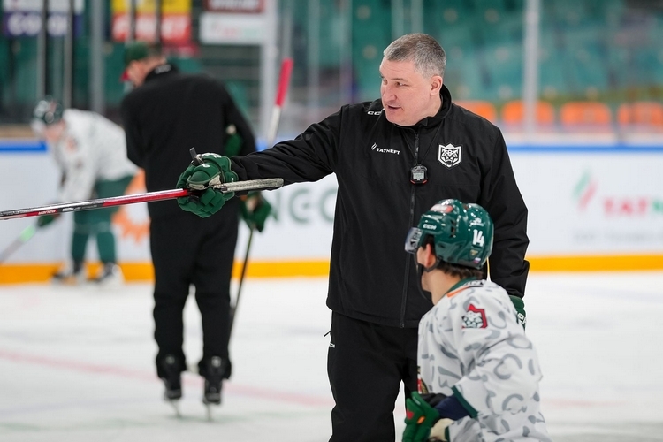 Анвар Гатиятулин не боялся наказывать игроков в этом сезоне