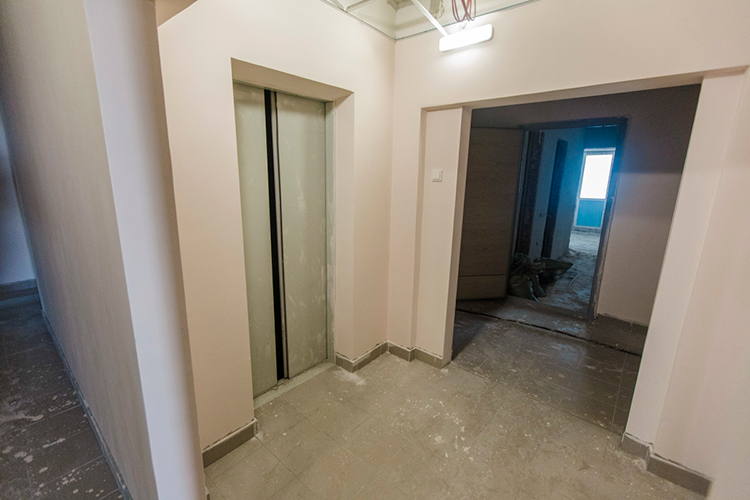 «Обслуживание и ремонт лифтов теперь можно поручать только специализированным организациям и предпринимателям, включенным в федеральный перечень, а порядок ведения этого перечня и требования к включению/исключению устанавливает правительство»