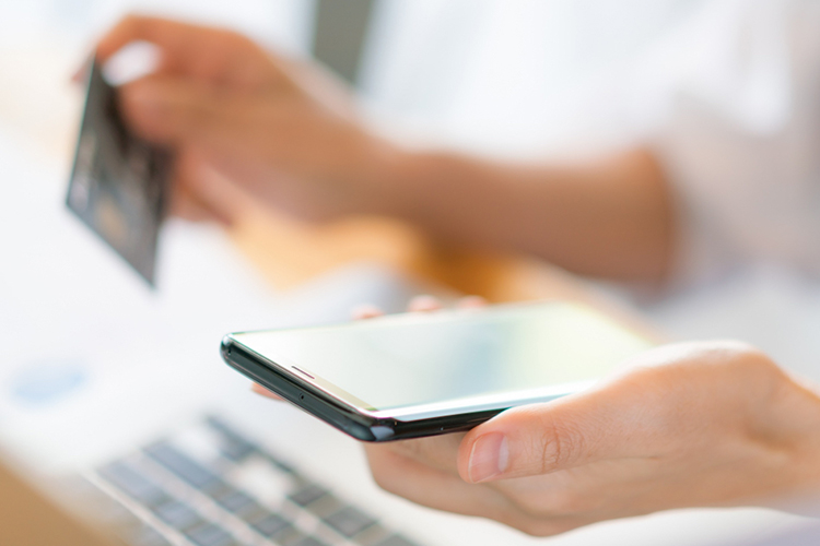 «Сейчас довольно сильно даже перечисления между физлицами и ИП контролируются банками, и очень много случаев, когда банк просто останавливает какие-то платежи, которые вызывают определенные сомнения»