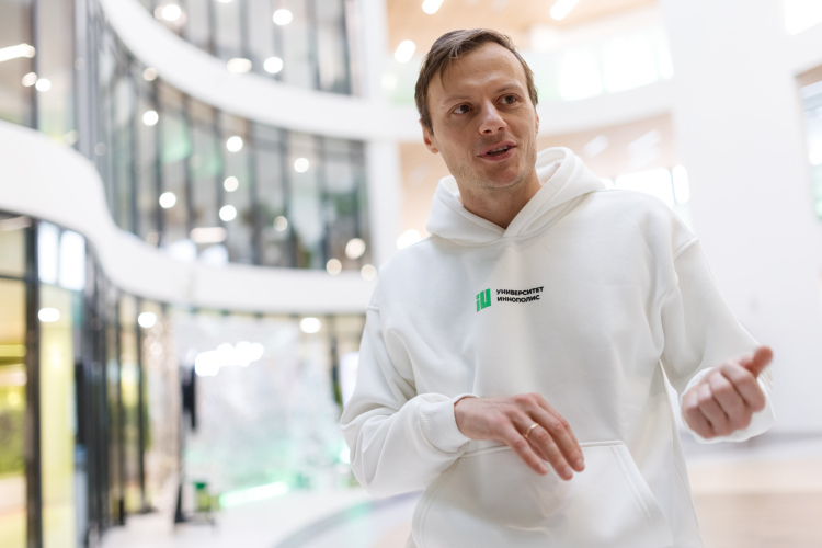 Александр Гасников отмечает, что из 16 образовательных программ в вузе четыре непосредственно связаны с искусственным интеллектом