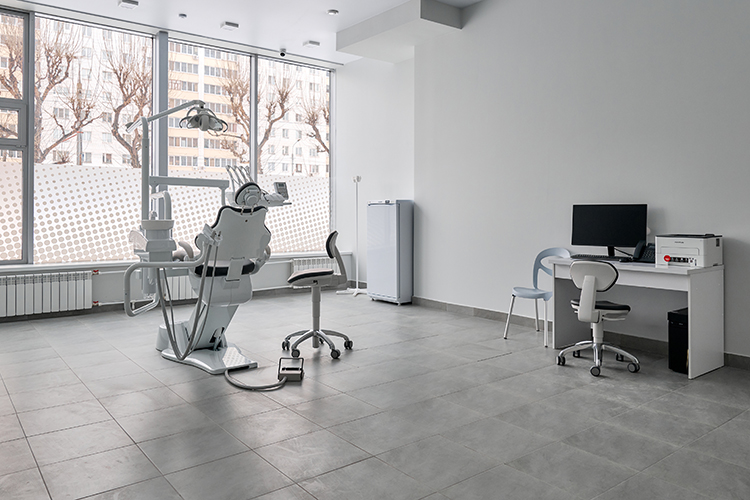 «Доверие клиента в конечном итоге конвертируется в финансовые показатели клиники, поэтому мы обходимся без резких повышений цен, несмотря на рост издержек»