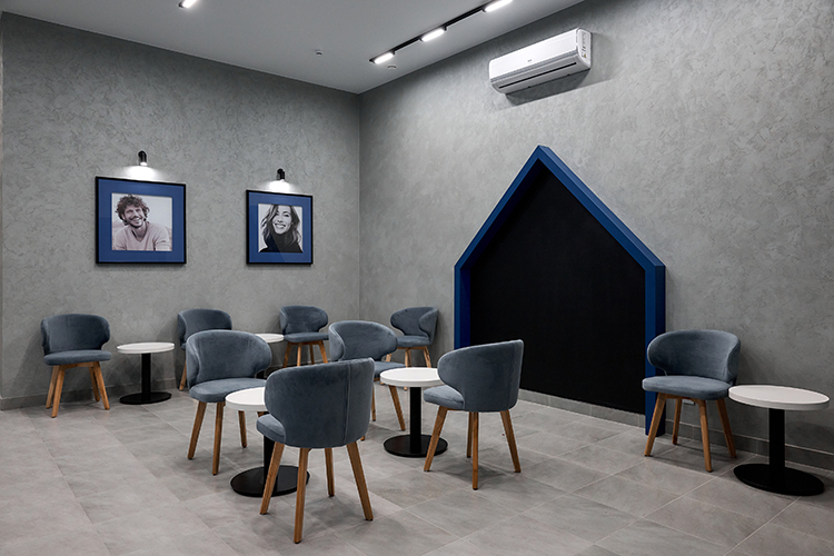 «В новой клинике максимально тщательно расписан каждый «квадрат» площади, каждый кабинет, расположение стоматологических установок, стульев, количество светильников, полок и крючков для одежды»