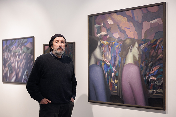 «Как „человек дороги“ Акилов все время путешествует в реальности и пишет воспоминания»