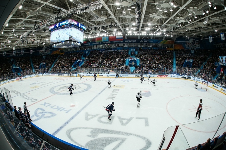 Что касается команды, то она готовится к «Авангарду» в привычном режиме