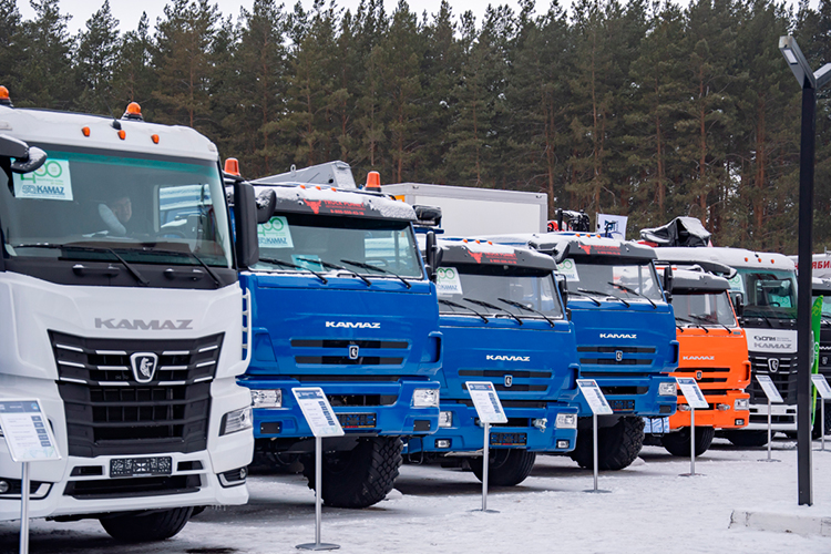 Решение о введении сокращенной недели принято вновь из-за падения продаж на рынке грузовиков