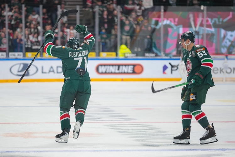 Пустозеров по ходу сезона оказывался в запасе. Теперь он решает в плей-офф