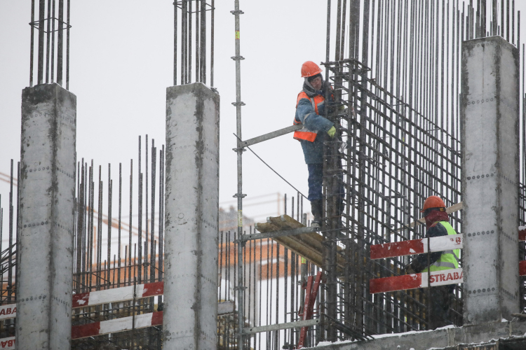 В Уфе строится 2,6 млн кв. м многоквартирных домов (в Казани &mdash; 2 млн, данные Дом.РФ). И это одна из причин сложностей с продажами: здесь не распродано 78% площади новостроек, в то время как в Казани этот показатель &mdash; на уровне 64%