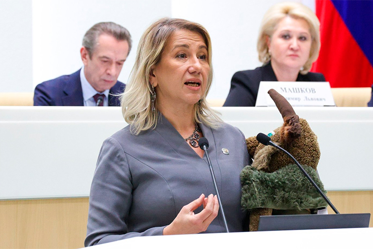 «Наши театры стали рэкетировать!»: Ирада Аюпова заявилась в Совфед с Шурале