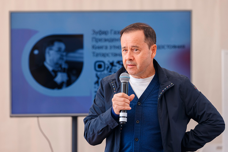 Зуфар Гаязов: «Я знаю, как непосильно вы трудитесь каждый день, когда кормите наших горожан и гостей Казани»