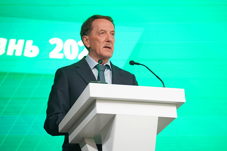 Первая проблема, с которой аграрии не научились справляться, — это ценообразование, с сожалением констатировал Гордеев