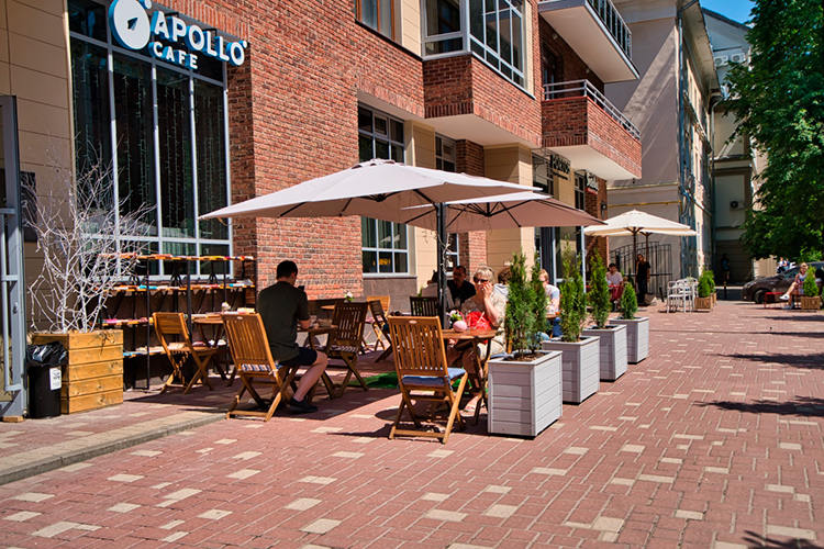 Закрылось кафе Apollo на Щапова. Несколько лет назад проект сменил владельцев, но, судя по всему, новой команде раскрутить место не удалось