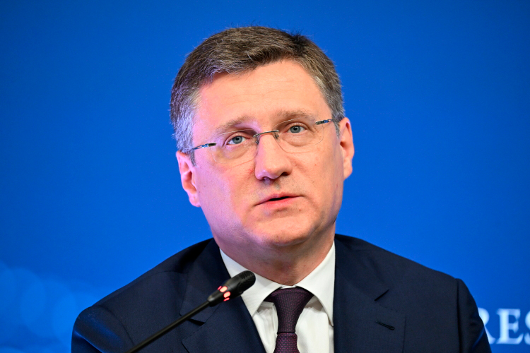 Александр Новак: «В условиях постоянных прилетов, постоянного нарушения функционирования энергетической инфраструктуры наши энергетики проявляют мужество и героизм и в непростых условиях в скорейшие сроки восстанавливают работу»