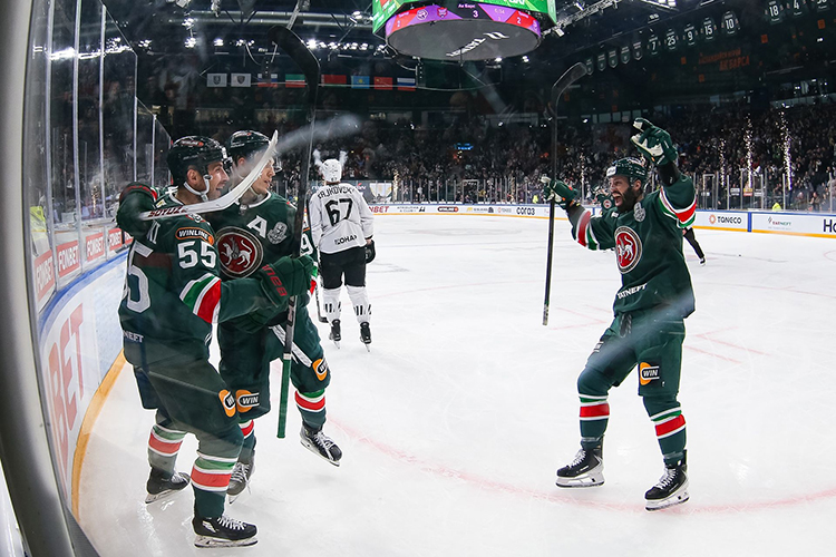 Тройка Семёнова вообще доминирует у «Ак Барса» в этом плей-офф &mdash; уже три гола в двух матчах