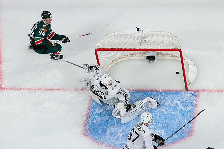 И сейчас, когда команды провели два матча, вырисовывается главное преимущество «Ак Барса», о котором многие говорили еще до старта серии