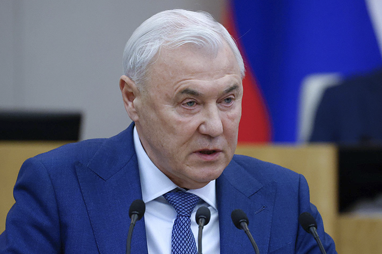 Как следовало из речи Анатолия Аксакова, Госдума в целом с пониманием относится к нынешнему уровню ставки, тем более что Банк России обещает дальше ее снижать