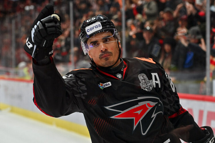 Наиль Якупов оформил в матче против бывшей команды дубль