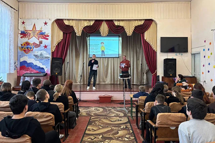 В ближайшее время в интернат планируется поселить еще 50 ребят из интерната Краснодона