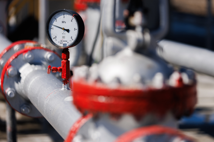 Нефть дорожает на опасениях продолжения ближневосточного конфликта, трейдеры скупают нефтяные опционы, ожидая, что к концу апреля нефть марки Brent подорожает до исторического максимума &mdash; не менее $150 за баррель