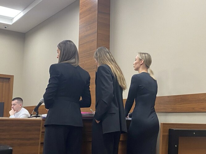 Сторона защиты Минаповых: Эльмира Хайруллина, Гулия Калимуллина и Гузелия Крюкова