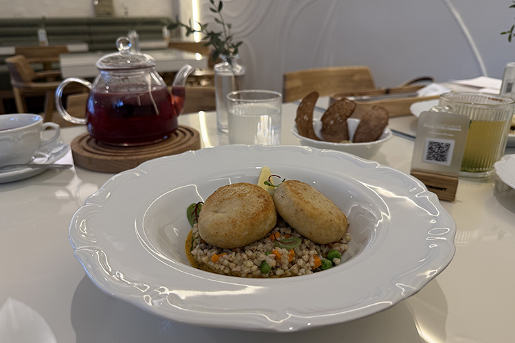 Не каждый ресторан справляется с задачей негорьких рыбных котлет