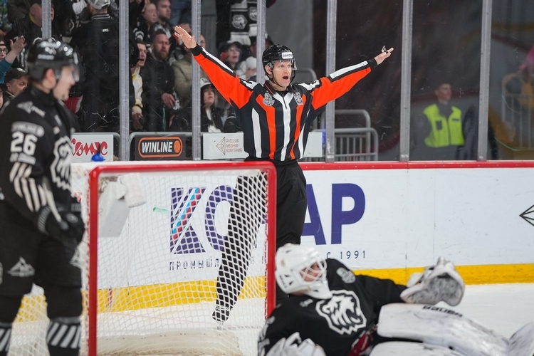 Судьи отменили три гола в матче