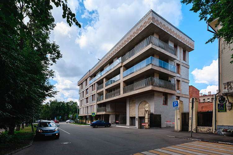 В центре квартиры показывали доходность за последние пять лет в 200%. Для примера возьмем ЖК Legato, который на сдаче в 2019 году стоил около 200 тыс. рублей за квадратный метр. Сейчас за «квадрат» там просят 670 тыс. рублей