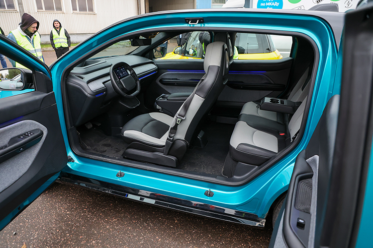 Странное решение №1: двери распахиваются