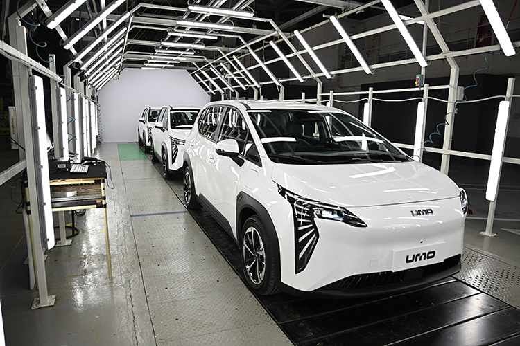 В феврале 2026-го началась сборка другого электромобиля &mdash;  кроссовера UMO 5 от «Яндекса»! Понятно, что это просто локализованный китайский GAC Aion Y, но важен сам факт