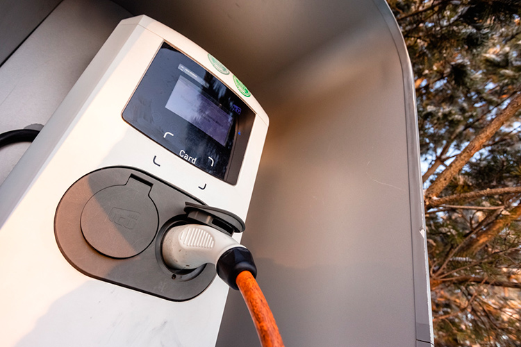 Нужно понимать, что рынок новых электромобилей в РФ &mdash; меньше 1%, а с учетом последних веяний их будущее призрачно