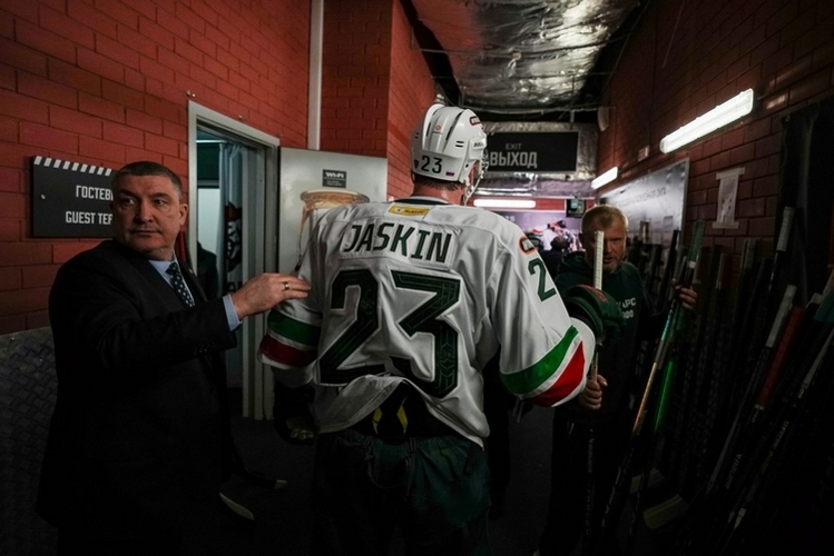 Дмитрий Яшкин мог оформить дубль, но шайбу в овертайме не зафиксировали