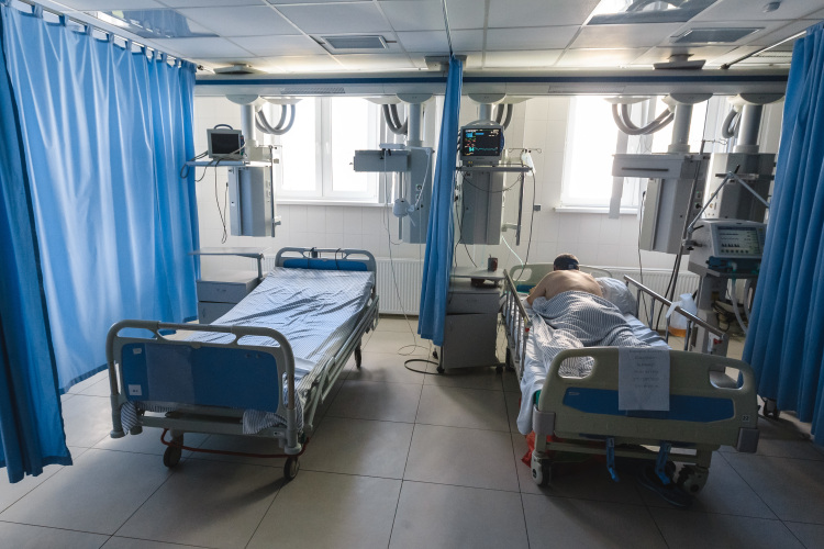 Только за 2012-й в республике сократили 409 круглосуточных коек, а всего за пять лет «порезали» 1676 «неэффективно работающих коек»