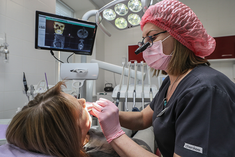 Цены на услуги стоматолога с начала года уже выросли на 15-30%, а к концу 2026 года прайс может прибавить ещё 50 процентов