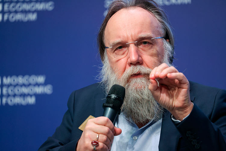 Александр Дугин: «Возникает два типа ценностей &mdash; ценности современные и ценности традиционные. Между ними оппозиция»