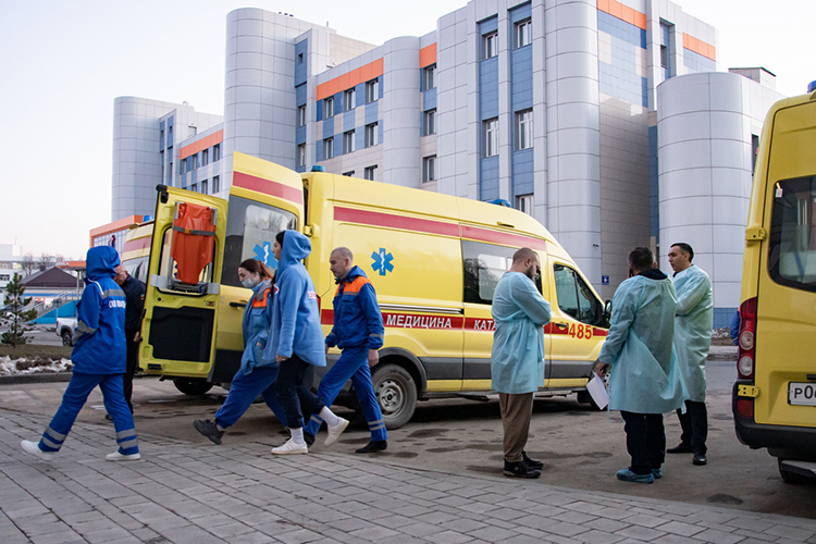 Непосредственно в больницах находится 21 человек, два человека в тяжелом состоянии