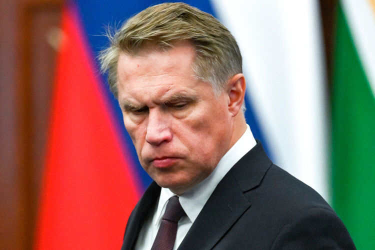 Михаил Мурашко лично навестил пострадавших в Республиканской клинической больнице в Казани