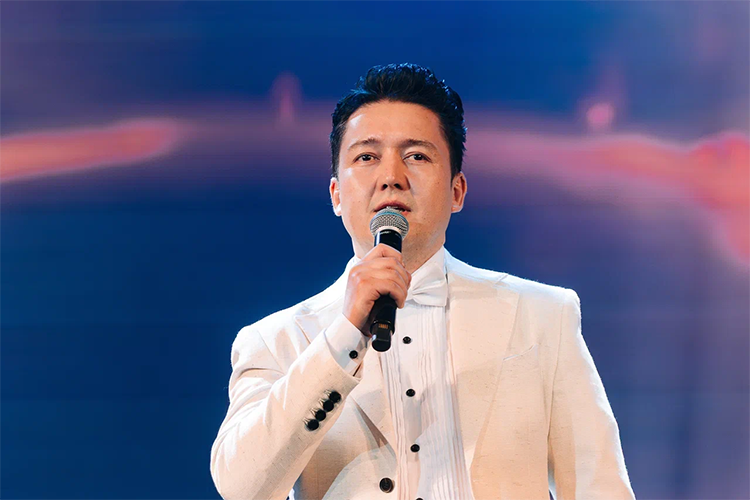 Ахметжан Галиев передал музыкальный привет из Китая