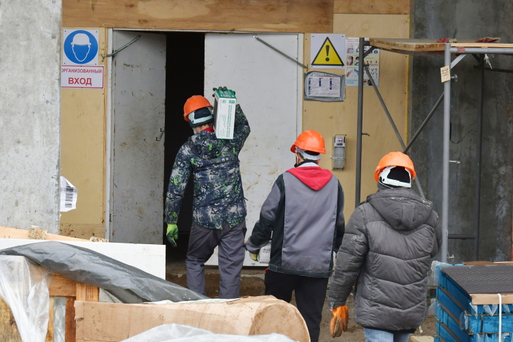 Почти 1 млрд рублей &mdash; именно так выглядят в сумме два контракта (на 690 млн и 282 млн рублей), которые «Татлизинг» заключил с ГИСУ РТ на строительство школы