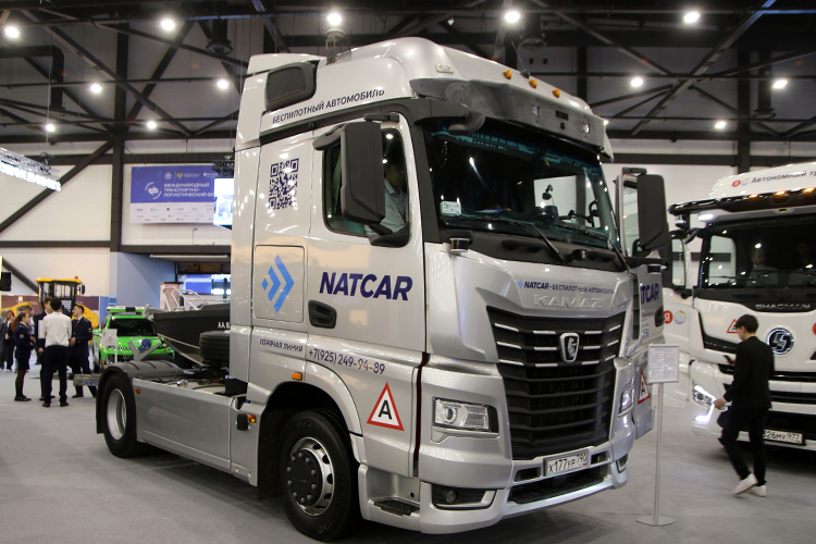 «Каждому владельцу беспилотного КАМАЗа создавать свою службу сервиса накладно, это резко снижает экономический эффект от беспилотных перевозок»