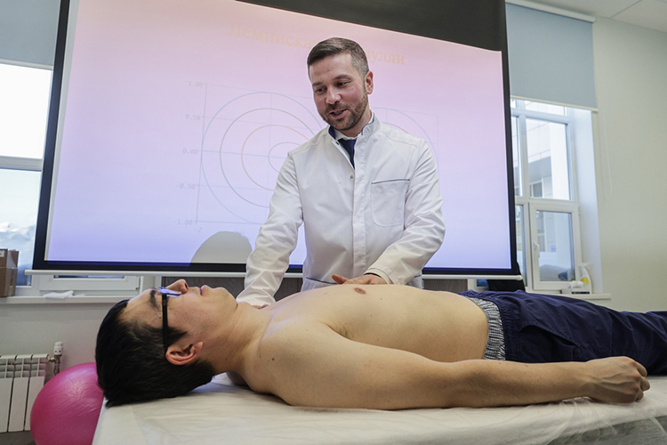 «Сейчас я включен в минздрав Татарстана как главный специалист по остеопатии. Надеюсь, с поддержкой министерства удастся интегрировать остеопатию в госструктуры активнее»