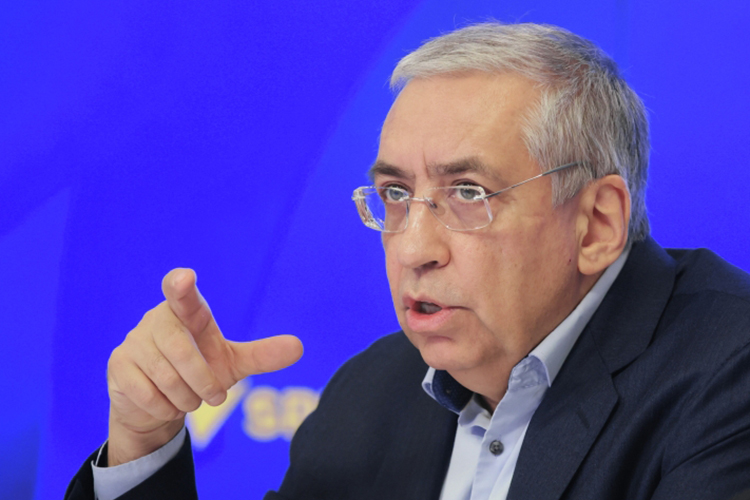 Игорь Ашманов подчеркнул, что регулировать технологии как таковые не стоит &mdash; это вызовет обвинения в луддизме и попытке затормозить прогресс