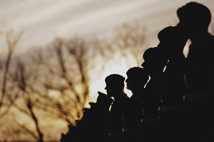 «Как-то странно министерство войны Соединенных Штатов воспринимает своих солдат &mdash; больше как солдат и меньше как людей»