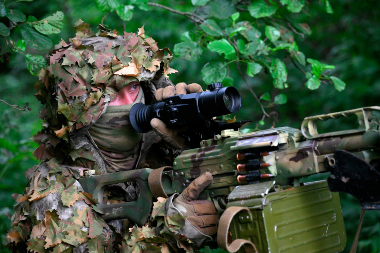 «Возможно, надо нам остановиться на выгодных рубежах и наконец решить вопрос с Купянском, чтобы это не было медийной победой для Зеленского, а также для того, чтобы улучшить положение группировки «Запад»