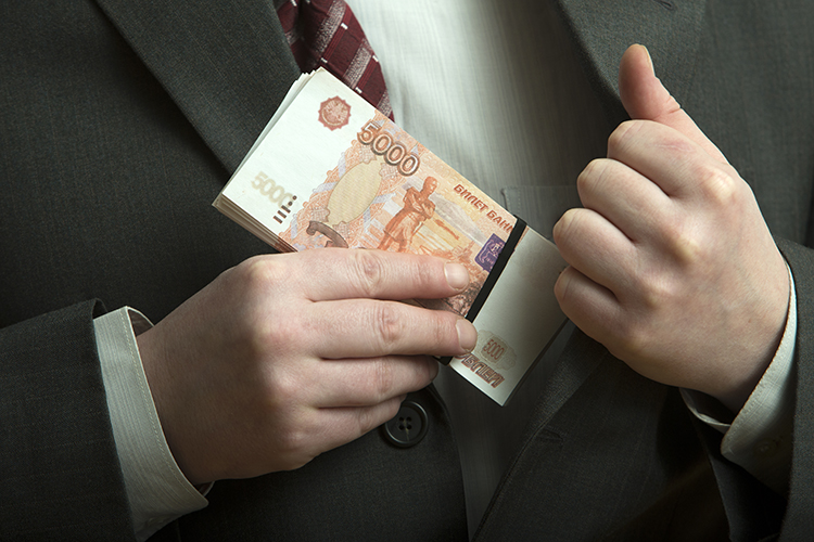 Задержали альметьевского военкома при получении части этой суммы в 700 тыс. рублей, уточнили в УФСБ