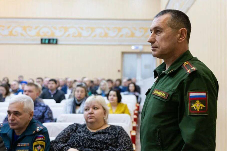 Военкома Альметьевского района Руслана Корникова заподозрили в махинациях с «рекрутскими» выплатами и задержали аккурат при получении первого «взяточного» транша