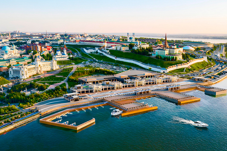 На набережной заработают три причала, рассчитанные на разные типы судов. Долгосрочного хранения судов не предусмотрено