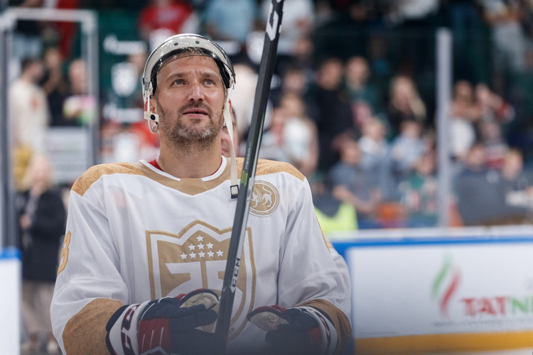 Овечкин &mdash; самый востребованный хоккеист в России: летом он заработал на рекламе 3,3 миллиарда