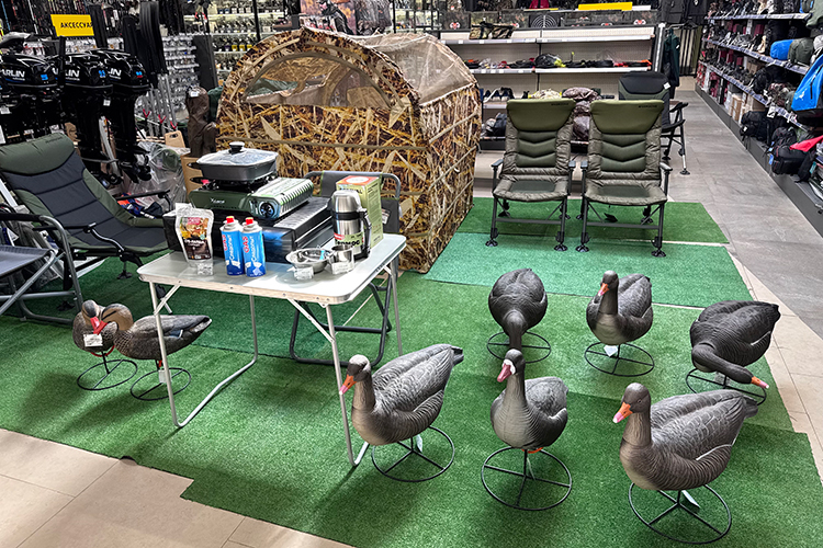 «Мир Охоты» работает как филиал федерального игрока, поэтому отдельно выручку магазина система проверки контрагентов не учитывает. Однако, по словам представителей магазина в Казани, выручка магазина с 2022 года упала процентов на 20